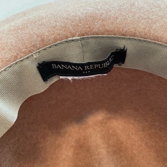 Banana Republic Fall Hat - Picture 5 of 5